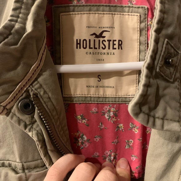 Green jacket - Picture 2 of 3